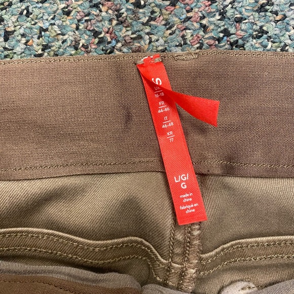 SPANX® Stretch Twill Cropped Pant Cedar Size Large - Picture 9 of 14